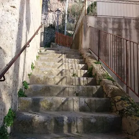 Le Due Terrazze Di דירה